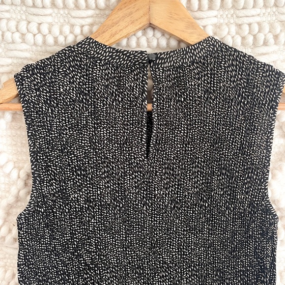 Adrianna Papell Pleated Sleeveless Tank Black Camel Leaf NWT - Picture 5 of 9